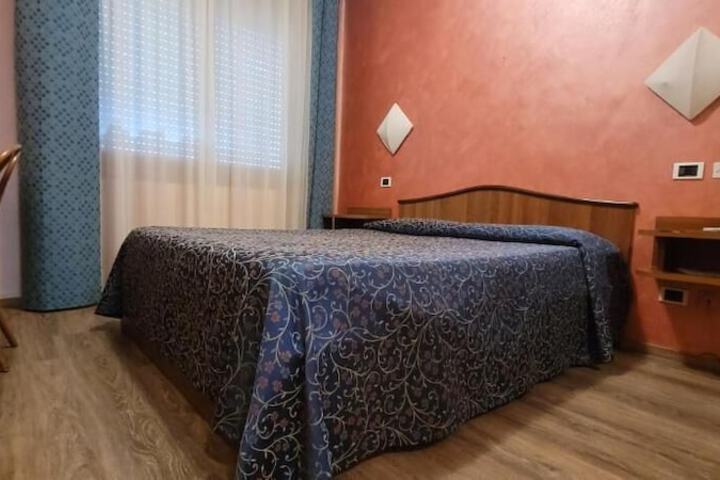 Room 5 of 46