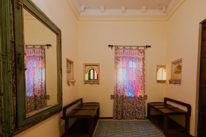 Room 51 of 140