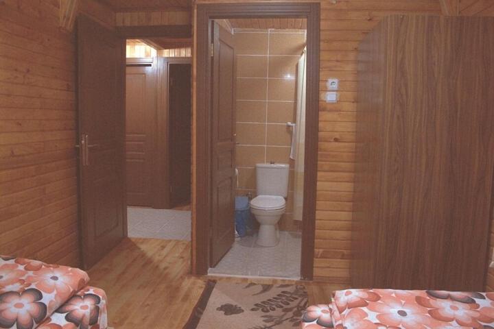 Room 7 of 11