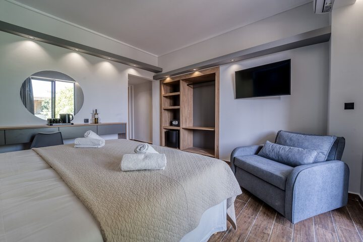 Room 9 of 37