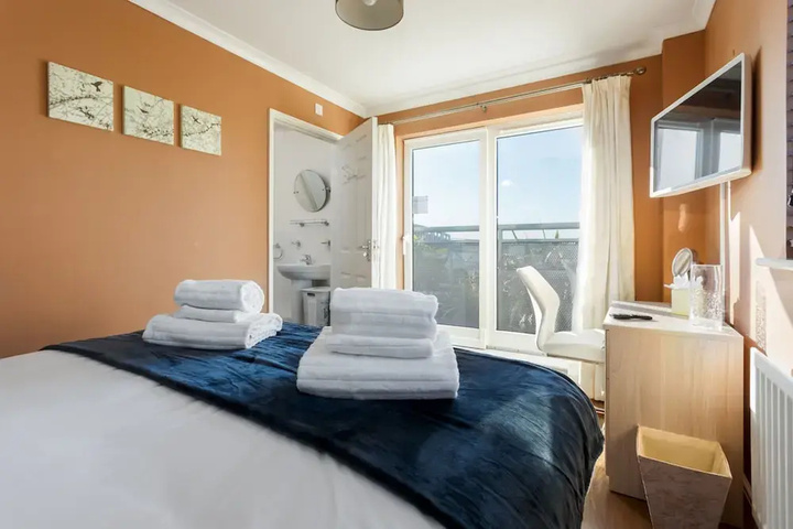 Room 2 of 13