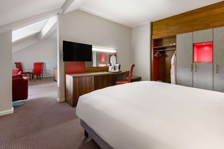 Room 26 of 191