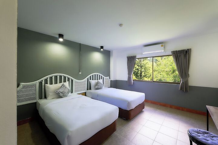 Room 10 of 36