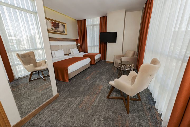 Room 73 of 122