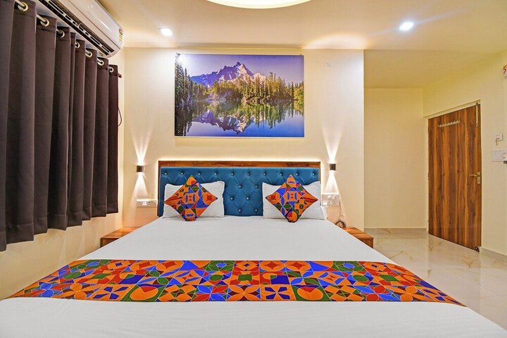 Room 15 of 26
