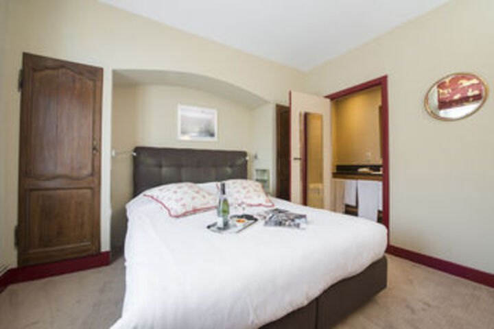 Room 14 of 28