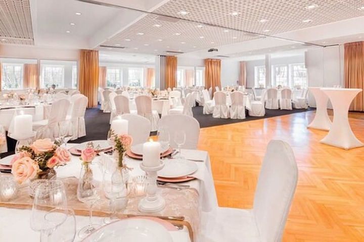 Ballroom/Hall 51 of 63