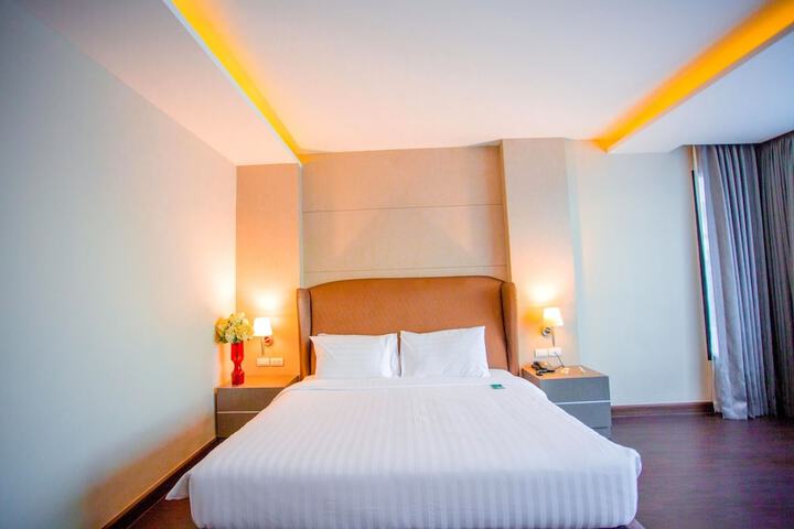 Room 10 of 26