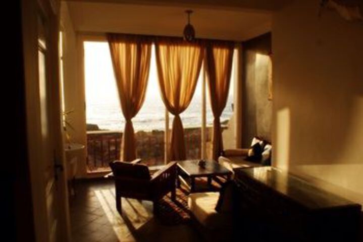 Room 15 of 32