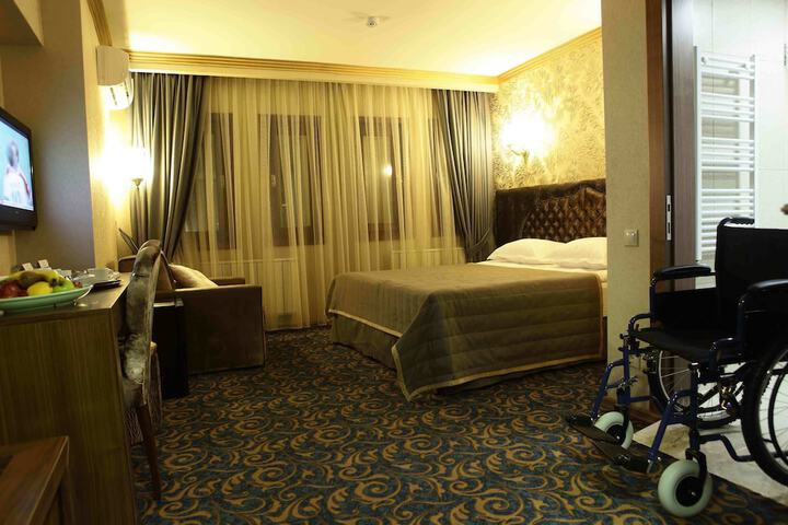 Room 4 of 22