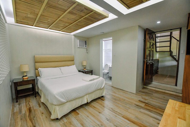Room 4 of 72