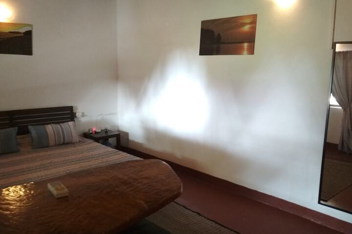 Room 4 of 30
