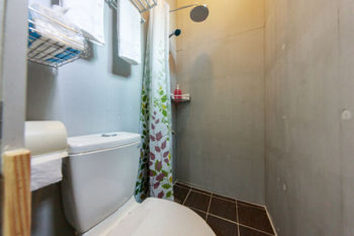 Room 2 of 25