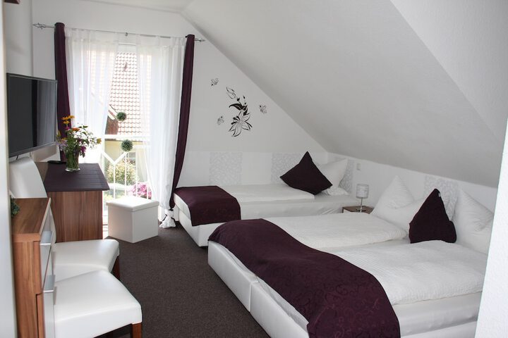 Room 3 of 25