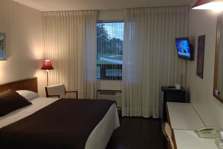 Room 11 of 34