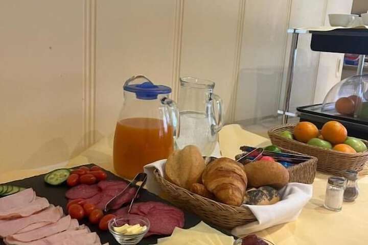 Breakfast/Coffee Service 60 of 63