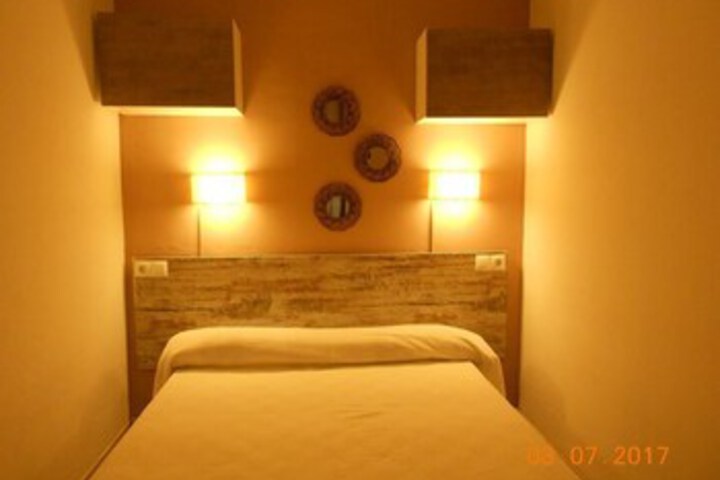 Room 6 of 19