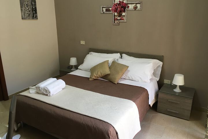 Room 16 of 32