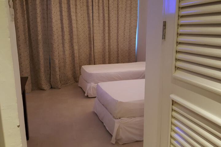 Room 9 of 47