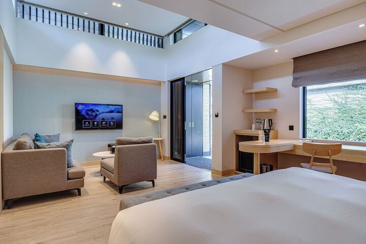 Room 35 of 85