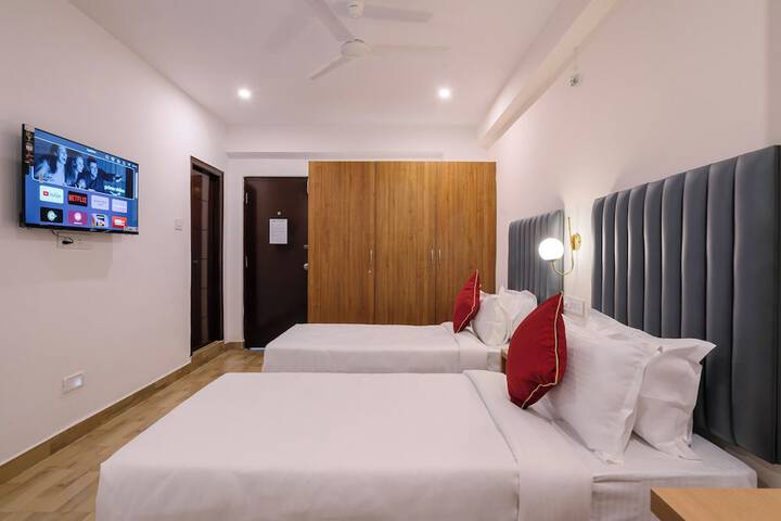 Room 25 of 48
