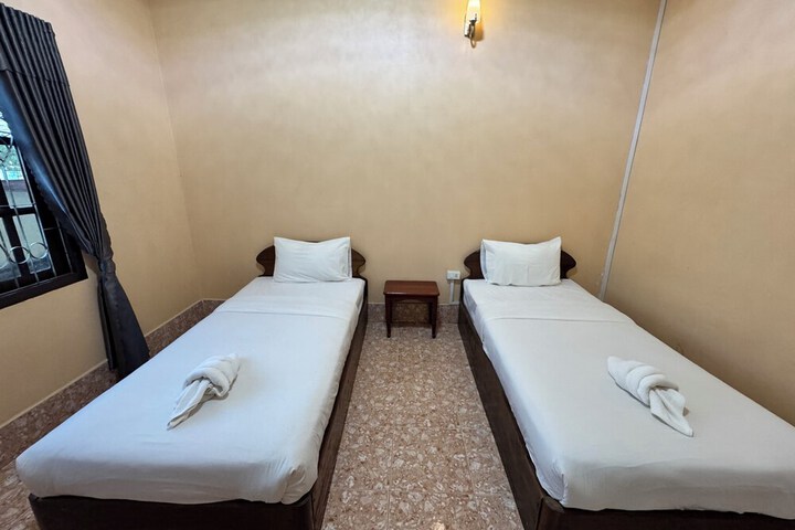 Room 33 of 61