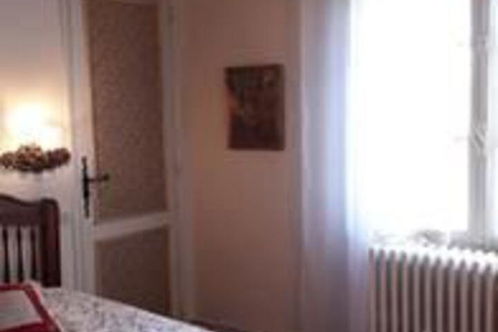 Room 4 of 16