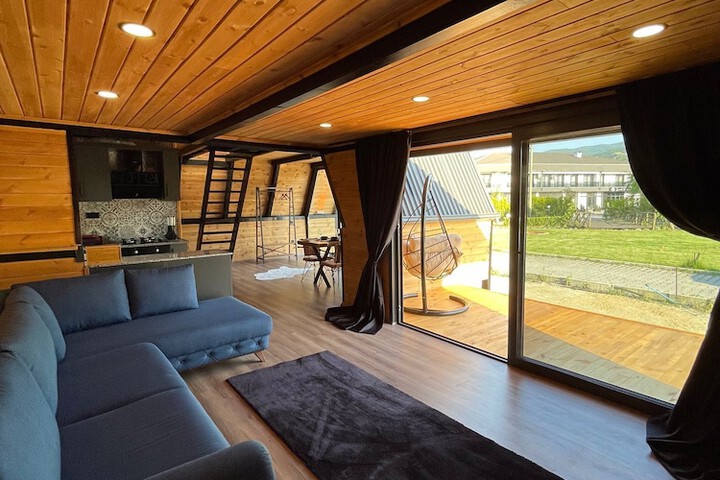 Room 2 of 11