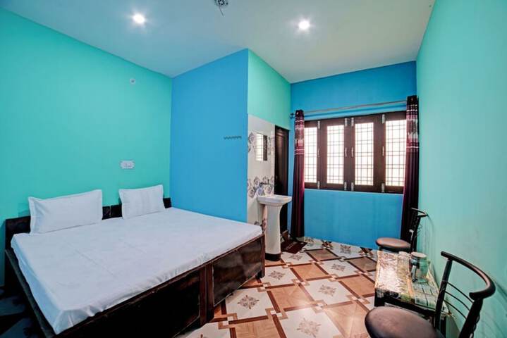 Room 8 of 21