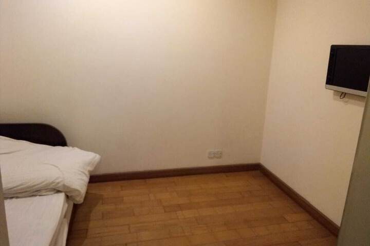 Room 16 of 24