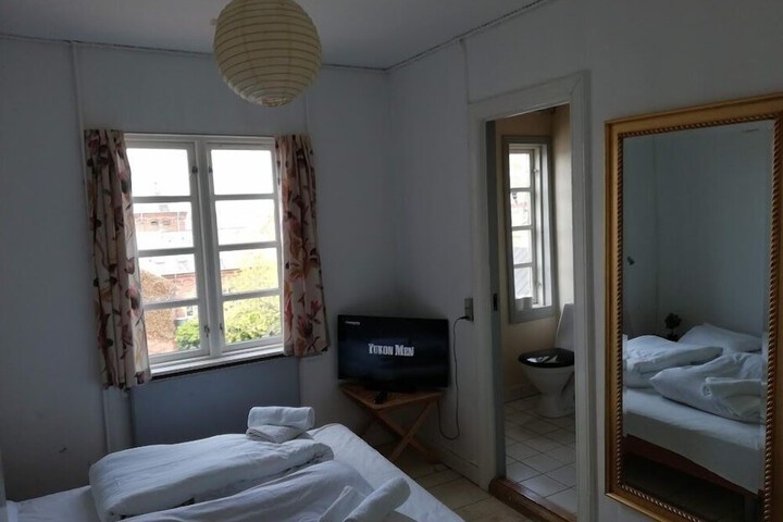 Room 7 of 30