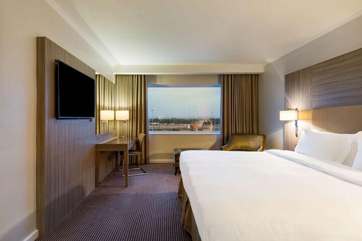 Room 52 of 149