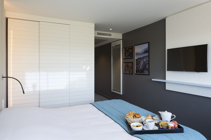 Room 8 of 36