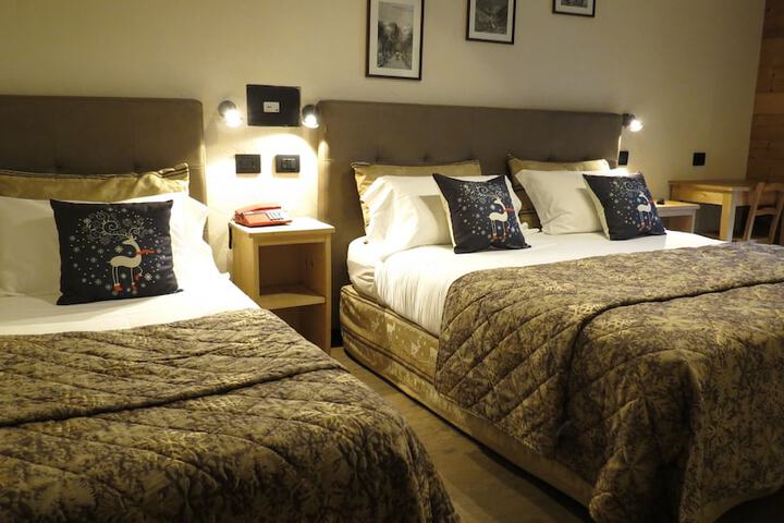 Room 32 of 94