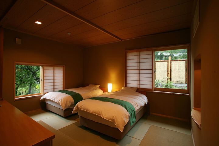 Room 5 of 95