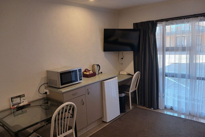 Room 8 of 120