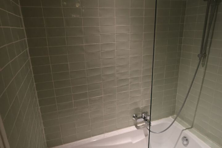 Room 46 of 128