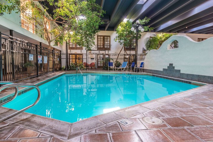 Pool 25 of 29