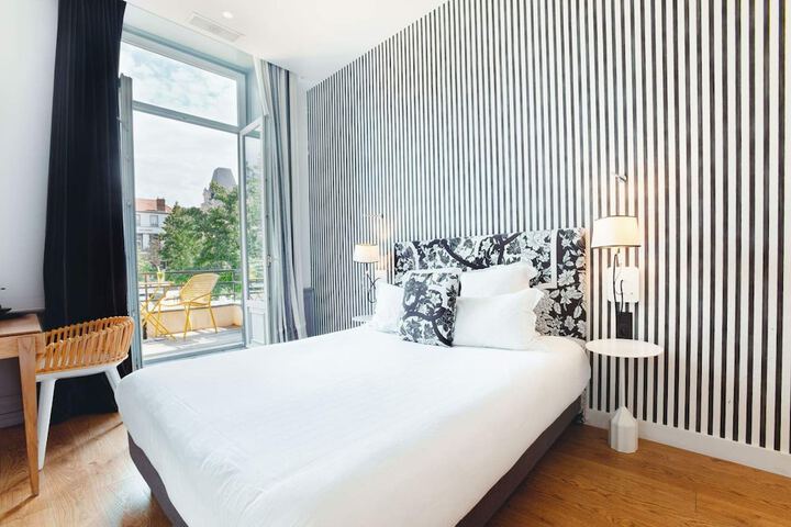 Room 20 of 64