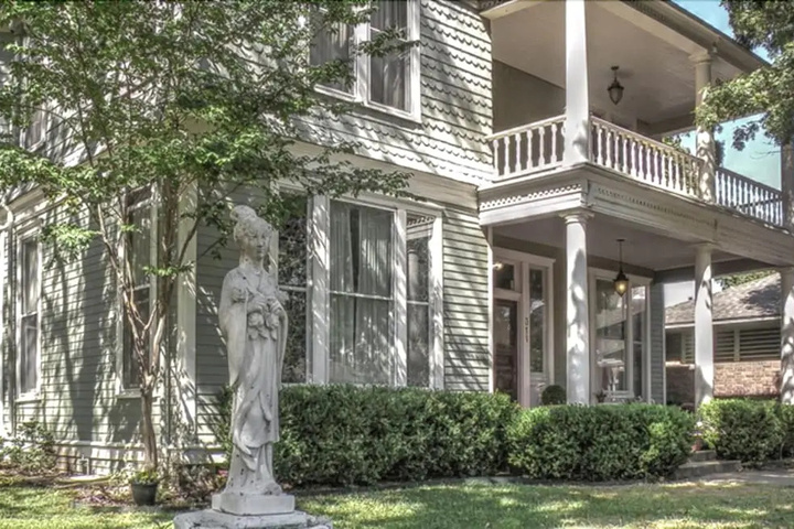 Exterior of Denton Street Heritage House