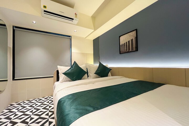 Room 10 of 48