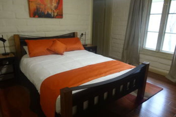 Room 8 of 16