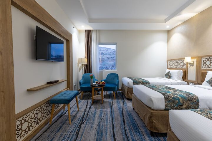 Room 21 of 74