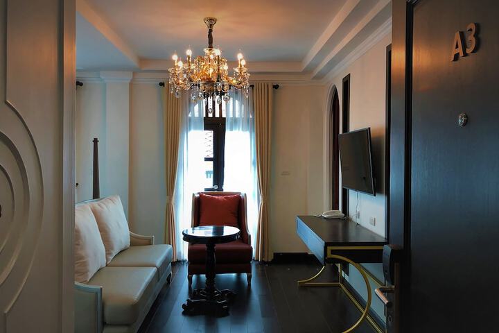Room 28 of 89