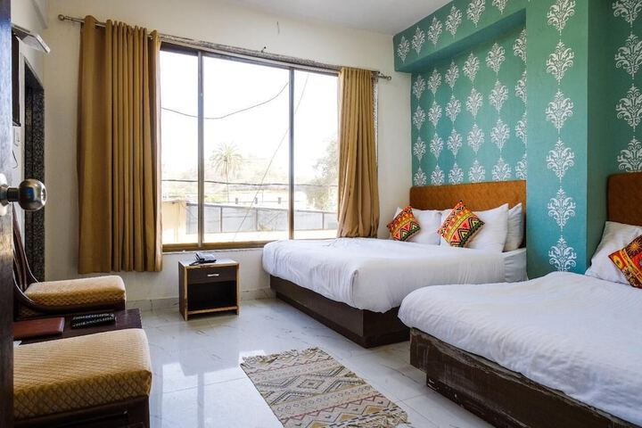 Room 4 of 34