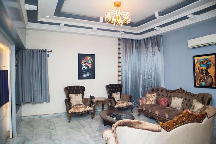 Room 9 of 29