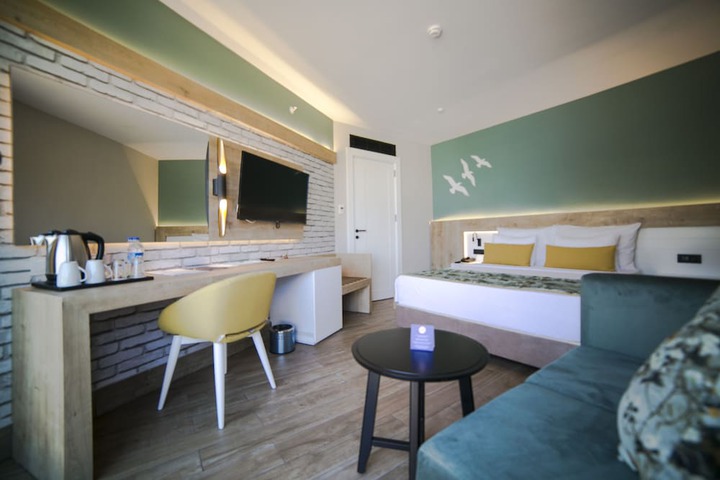 Room 6 of 40