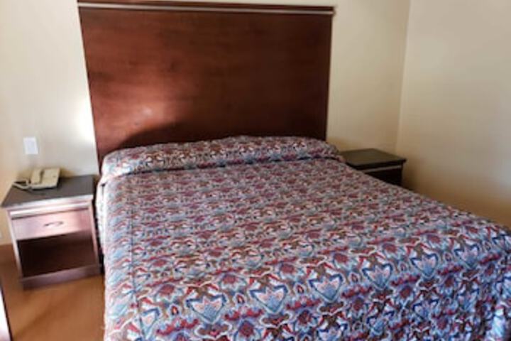Room 25 of 126