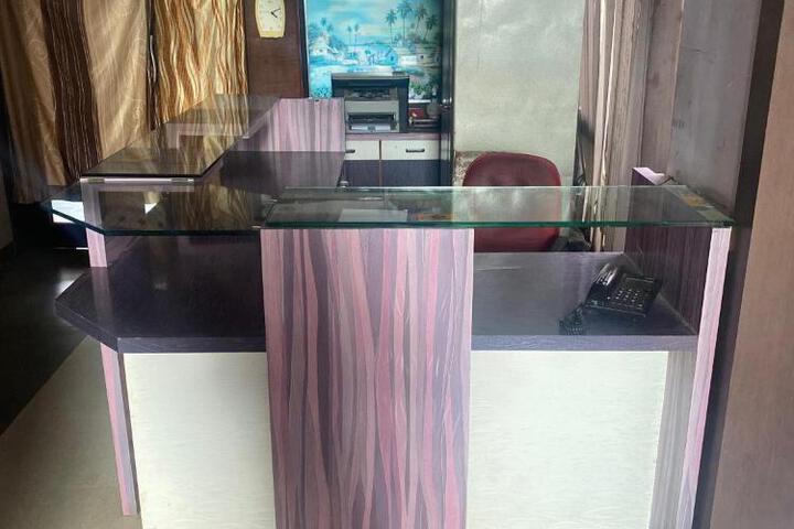 OYO 83615 Sadanand Hotel