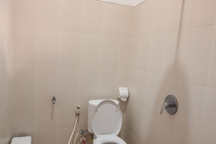 Room 5 of 13